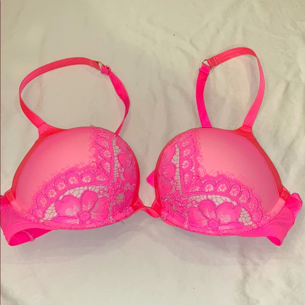 Victoria Secret Bombshell Plunge Bra 36C